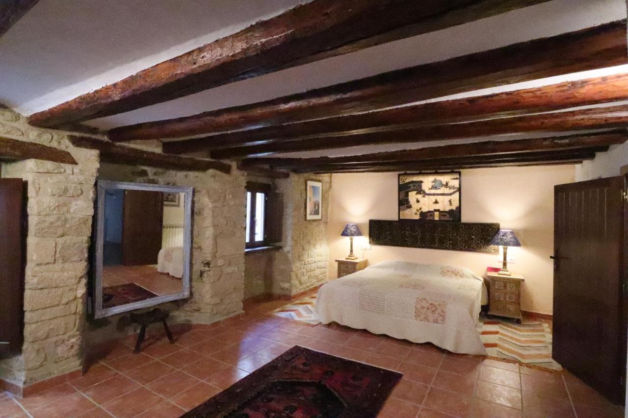 Bed and Breakfast Casa Amparo San Martín de Unx Esterno foto