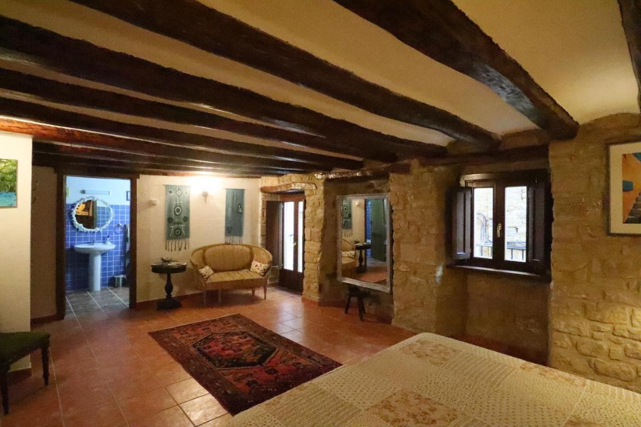 Bed and Breakfast Casa Amparo San Martín de Unx Esterno foto